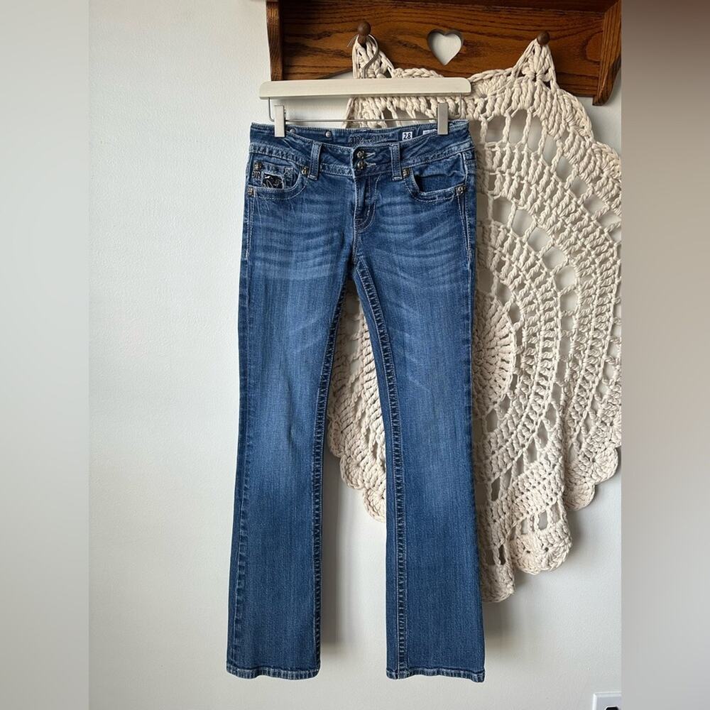 Miss Me Women's Low Rise Boot Cut Blue Jeans Size 6/28